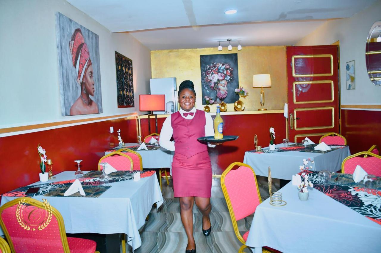 Hotel Restaurant Constellation Dschang Екстер'єр фото