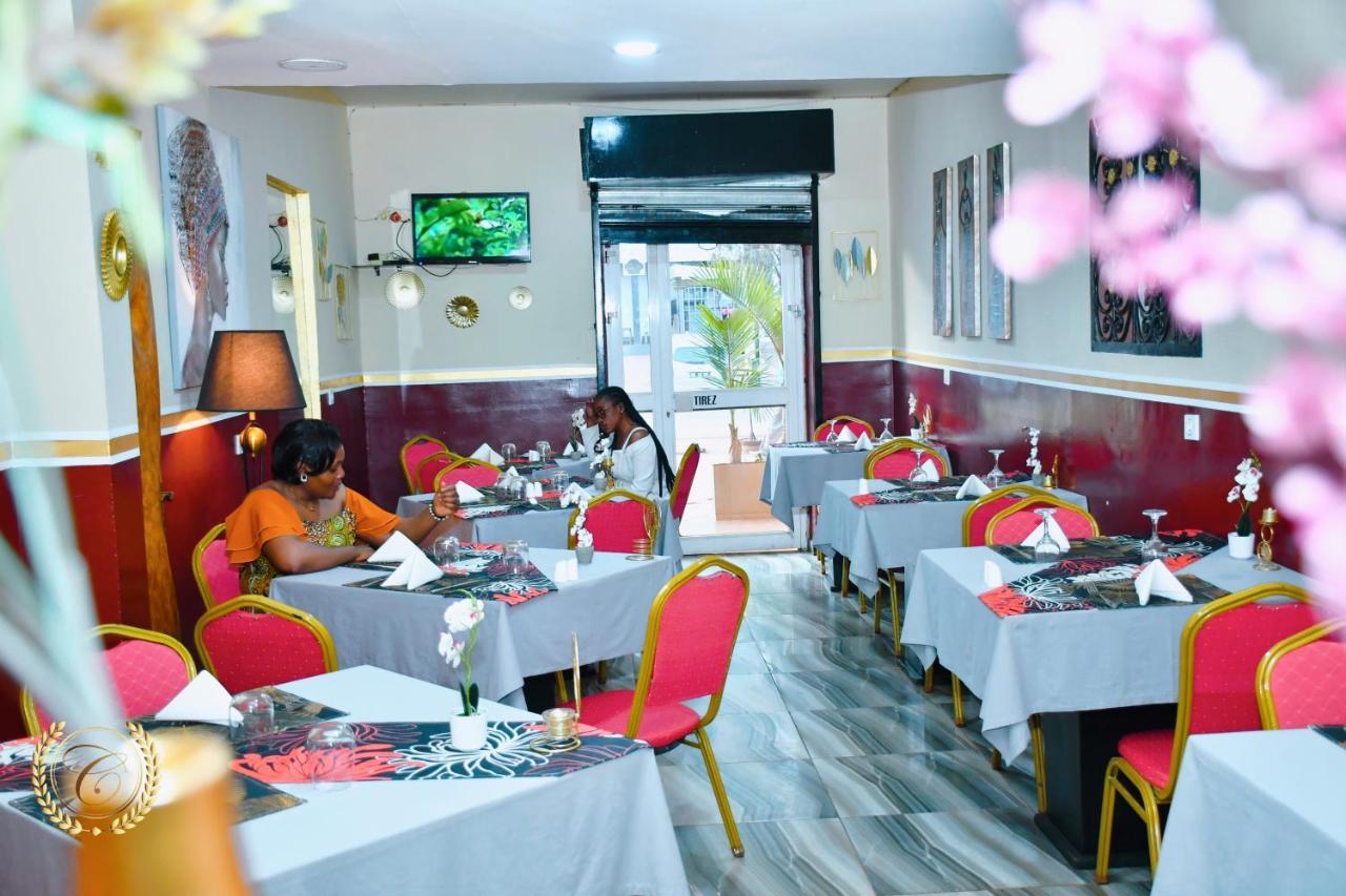 Hotel Restaurant Constellation Dschang Екстер'єр фото