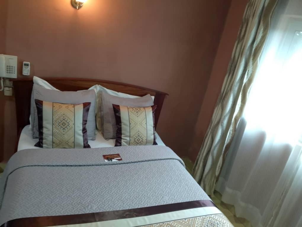 Hotel Restaurant Constellation Dschang Екстер'єр фото
