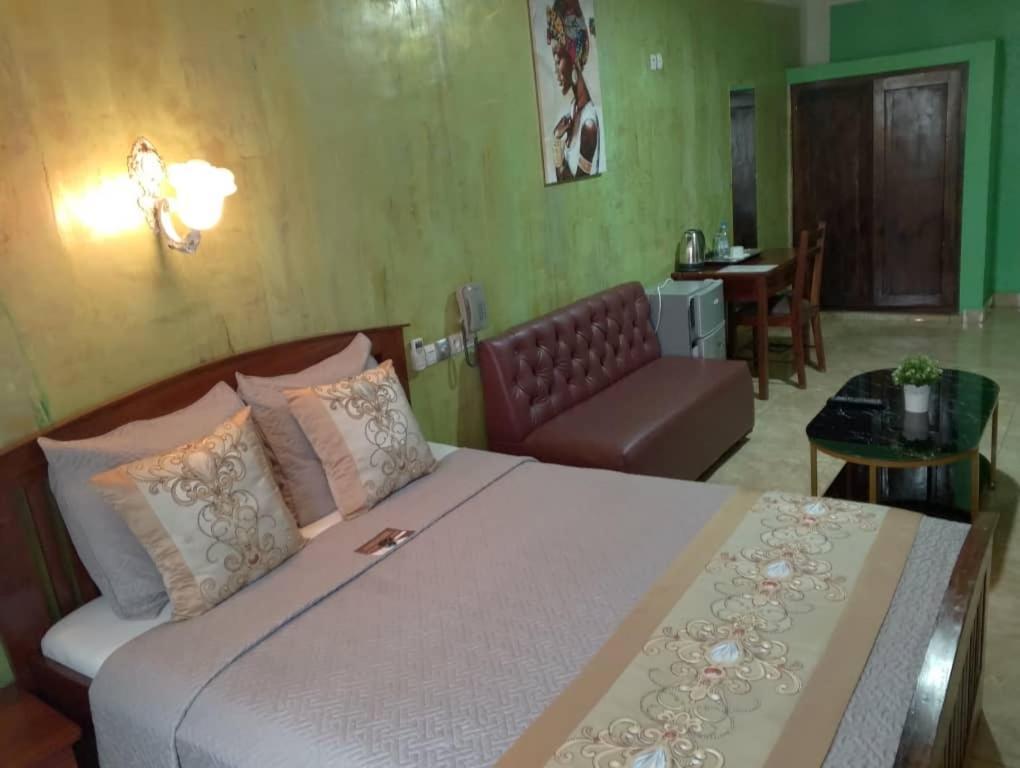 Hotel Restaurant Constellation Dschang Екстер'єр фото