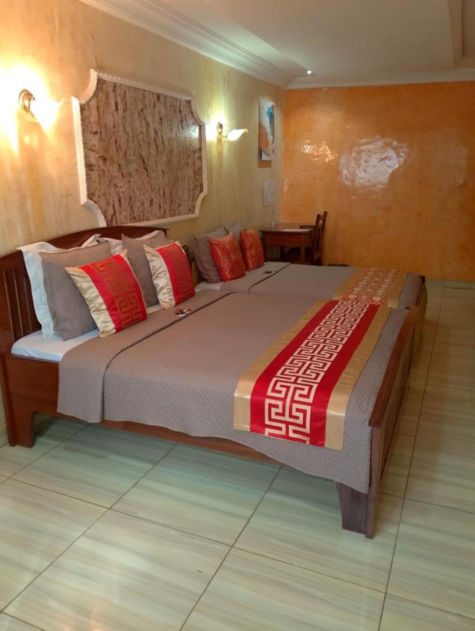 Hotel Restaurant Constellation Dschang Екстер'єр фото